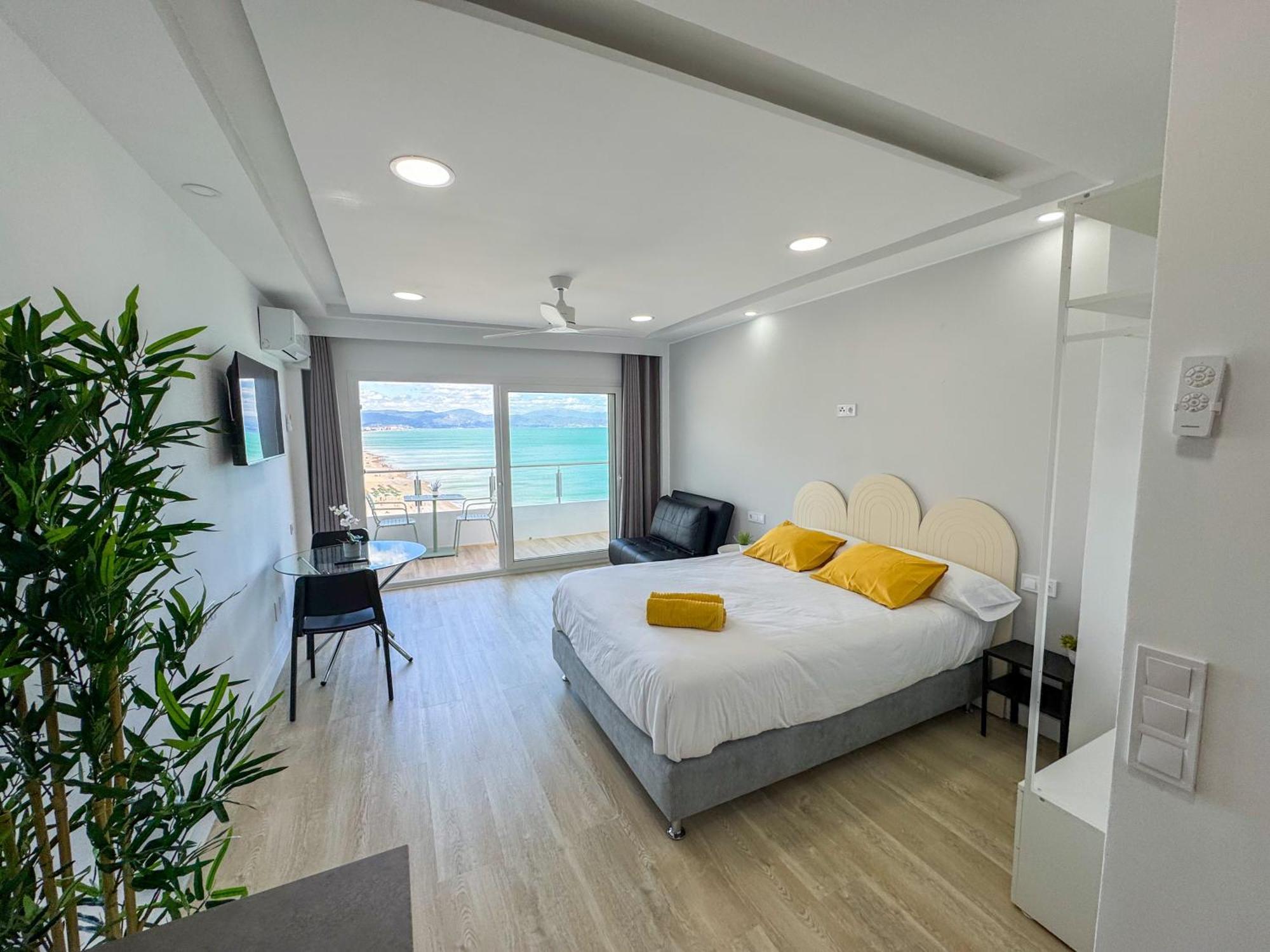 Spectacular Sea Views Torremolinos Lägenhet Exteriör bild